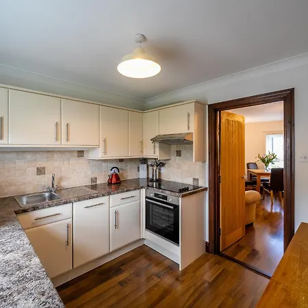 Acorn 1 Apartment *